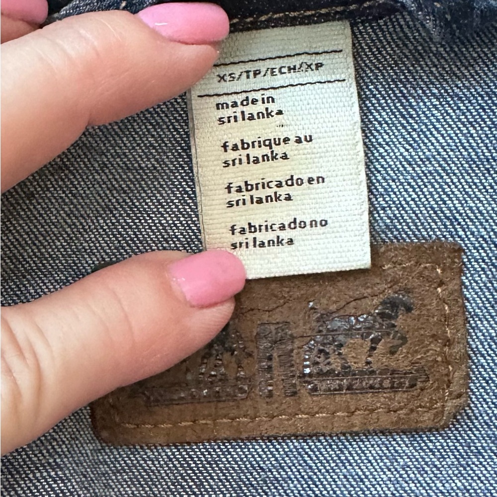 Levi's American Flag Embellished Jean Jacket. Patriotic July 4 statement - Picture 10 of 12